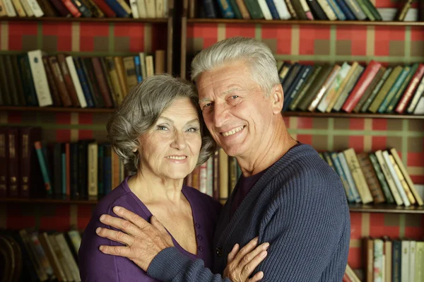 Belo casal de idosos — Fotografia de Stock