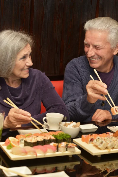 Hermosa pareja de ancianos —  Fotos de Stock