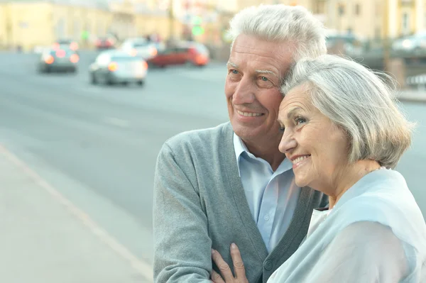 Pár ve městě — Stock fotografie