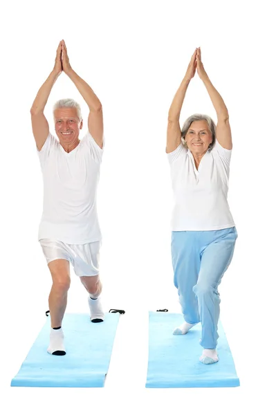Упражнения для пожилых пар — стоковое фото