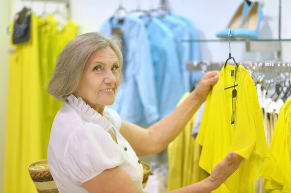 Compras anciana — Foto de Stock