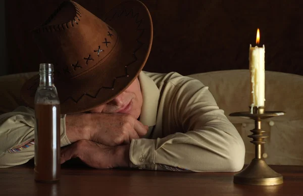 Mogen man i cowboyhatt — Stockfoto