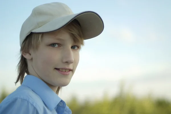 Young boy posing outdoors — Stock Photo, Image