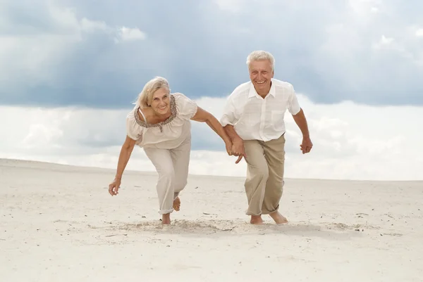 Aantrekkelijke ouderen — Stockfoto