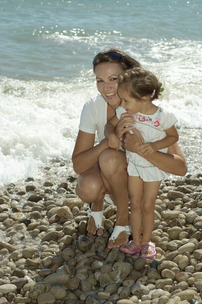 Mãe feliz com sua filha — Fotografia de Stock