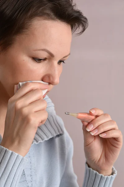 Woman being treated for virus — Stock Photo, Image