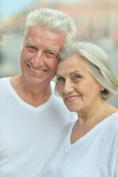 Elderly couple outdoor — Stock Photo, Image