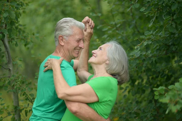 Oudere echtpaar dansen — Stockfoto