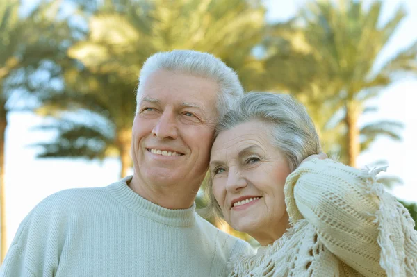 Sorridente coppia in pensione — Foto Stock