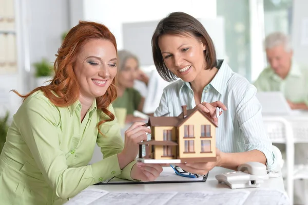 Young Businesswomen Architects Working Modern Office — Stock Photo, Image