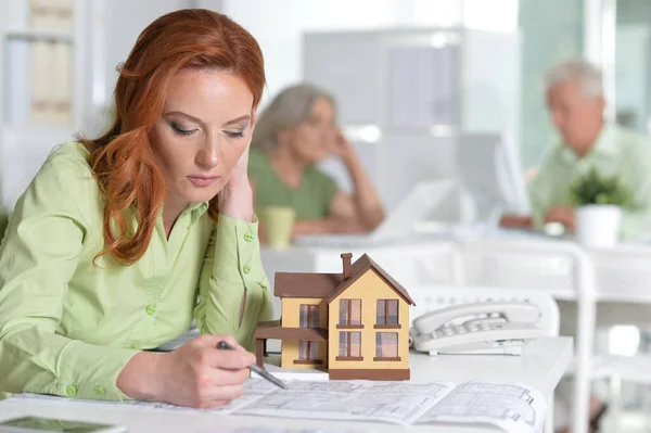 Beautiful Female Architect Working Modern Office — Stock Photo, Image