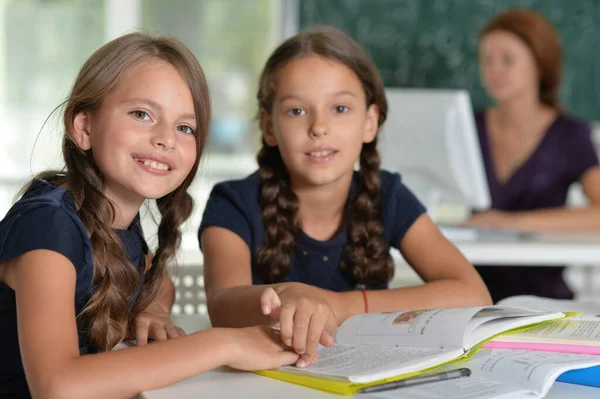Pupils Studying Desk Class Room — Stock Photo, Image