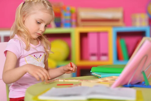 Little Cute Girl Studying Table Home — Stockfoto
