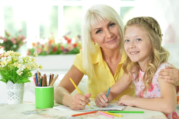 Bela Mãe Filha Desenho Com Sua Menina — Fotografia de Stock