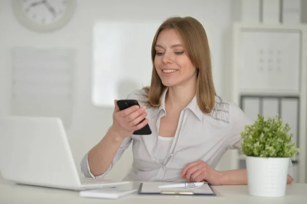 Young Business Woman Smartphone Working Office — стоковое фото