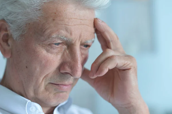 Retrato Homem Idoso Doente Triste Com Dor Cabeça — Fotografia de Stock