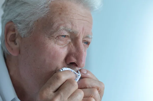 Porträtt Sorgligt Sjuk Senior Man — Stockfoto