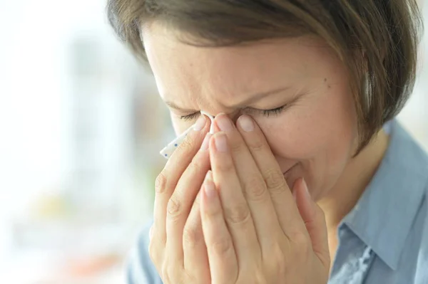 Beautiful Young Ill Woman Home — Stock Photo, Image