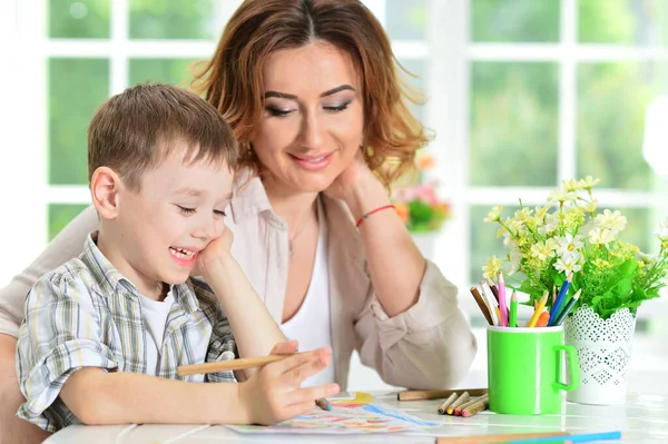 Close View Smiling Mother Son Drawing Pencils — Stock Photo, Image