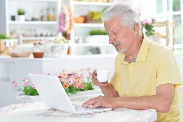 Senior Man Working Laptop Home — Stock Photo, Image