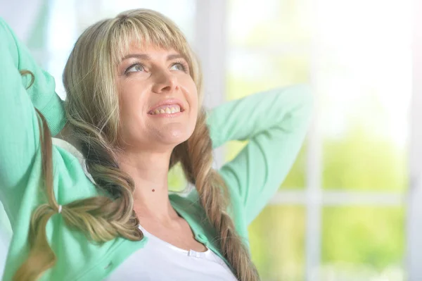 Portrait Beautiful Young Woman Posing Home — Stock Photo, Image