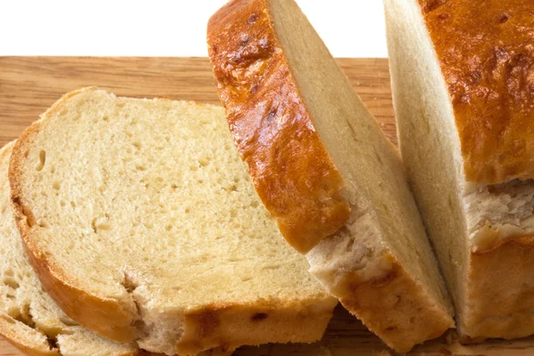 Нарезанный хлеб из свежих продуктов — стоковое фото