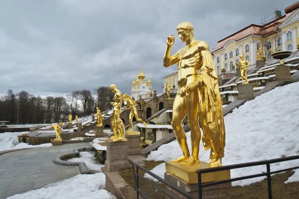 Gouden standbeeld — Stockfoto