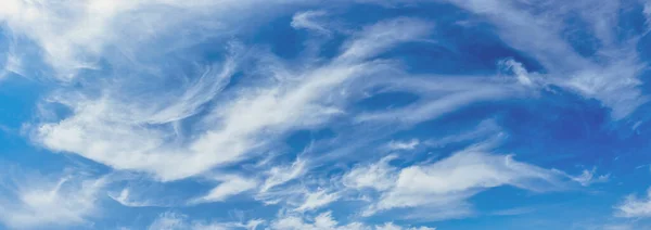 Yaz Panoramik Manzarasında Bulut Manzarası — Stok fotoğraf