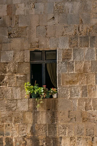 Fenêtre Décorée Fleurs Dans Vieille Ville Rhodes — Photo