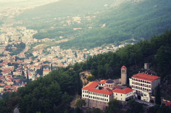 Manastırda dağlar