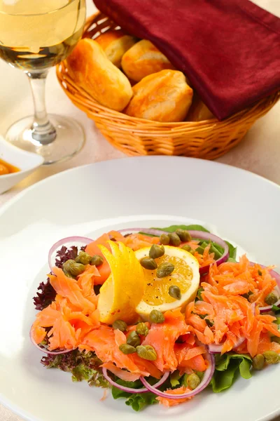 Salmon salad in restaurant — Stock Photo, Image