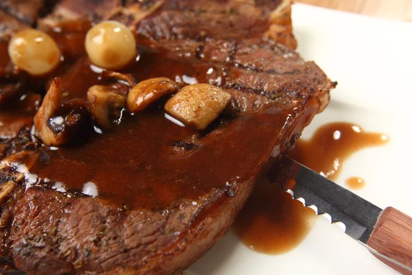 Nahaufnahme von Beefsteak — Stockfoto