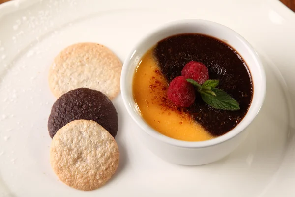Dessert with biscuits — Stock Photo, Image