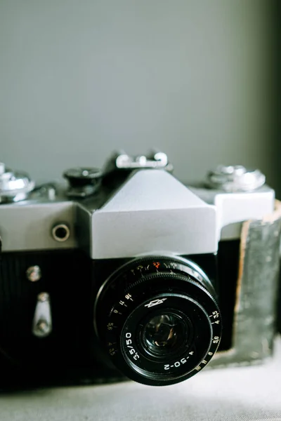 Винтажная Старая Советская Фотокамера Светлом Фоне Вид Сверху — стоковое фото