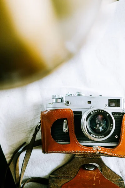 Vintage Παλιά Σοβιετική Φωτογραφική Μηχανή Στο Φως Φόντο Κοντινή Προβολή — Φωτογραφία Αρχείου