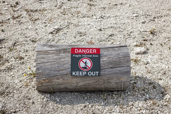 Warning sign telling of geothermal danger — Stock Photo, Image