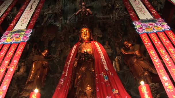 Золотая стена Будды — стоковое видео
