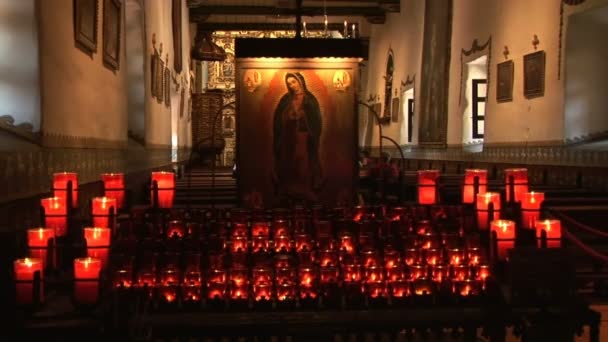 Velas de Iglesia y Oración — Vídeos de Stock