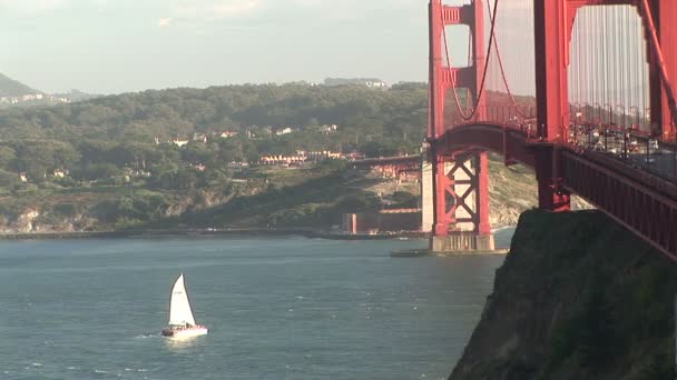 Golden Gate Bridge at sunset — Stock Video