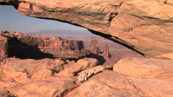 Národní park Canyonlands, mesa arch — Stock video