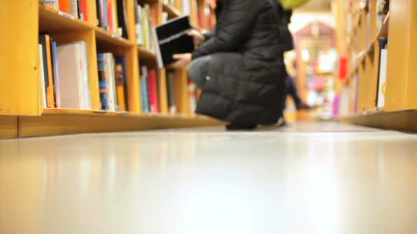 Book Shelves — Stock Video