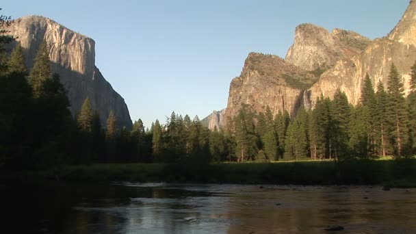 El Capitan, Parque Nacional de Yosemite — Vídeo de Stock