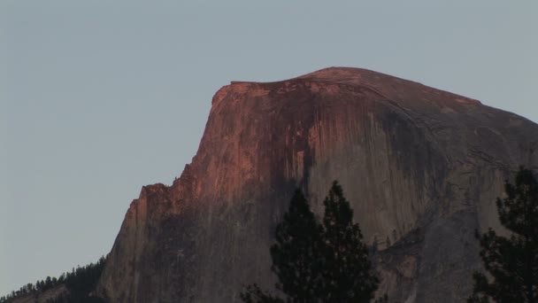 Zachód słońca na pół kopuła yosemite national park — Wideo stockowe