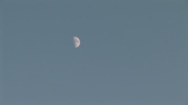 Lune de jour — Video