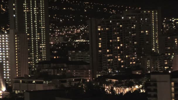 Honolulu skyline w nocy — Wideo stockowe