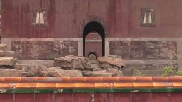 Porta no templo budista — Vídeo de Stock