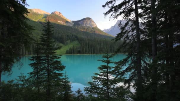 Lago Esmeralda — Vídeo de stock