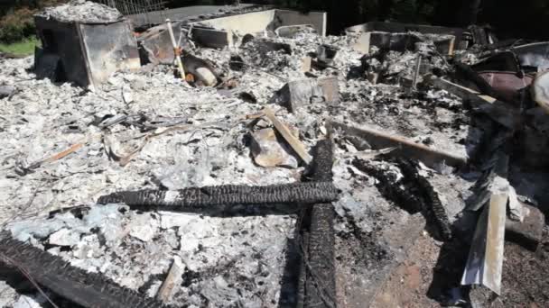 Κάηκε σπίτι παραμένει — Αρχείο Βίντεο
