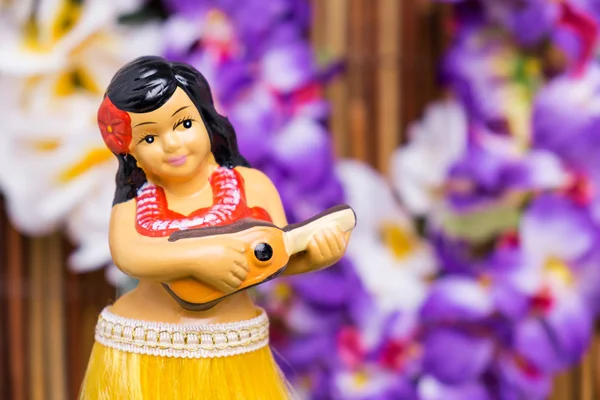 Muñeca chica hula —  Fotos de Stock