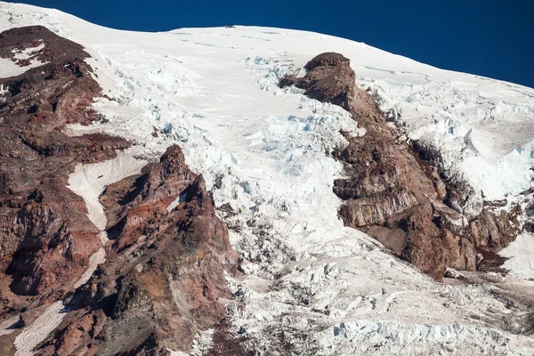 Buzulda rainier Dağı — Stok fotoğraf